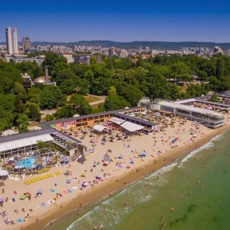 Modern Bright Apartment Close To City Center And Grand Mall Varna Exterior photo