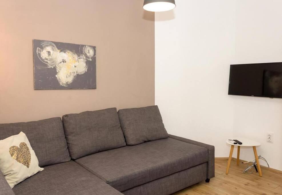 Modern Bright Apartment Close To City Center And Grand Mall Varna Exterior photo