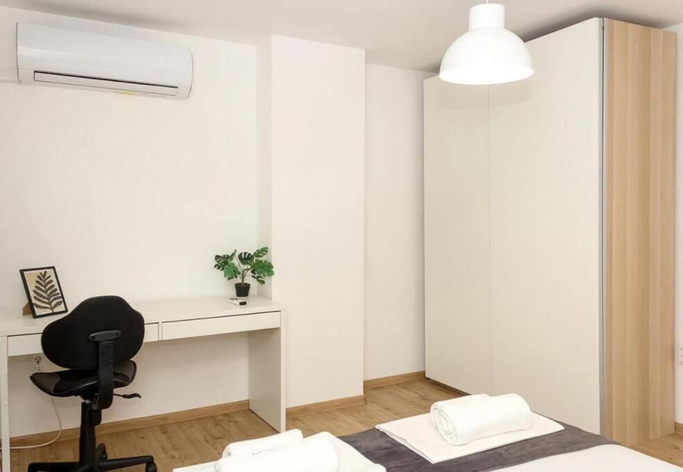 Modern Bright Apartment Close To City Center And Grand Mall Varna Exterior photo