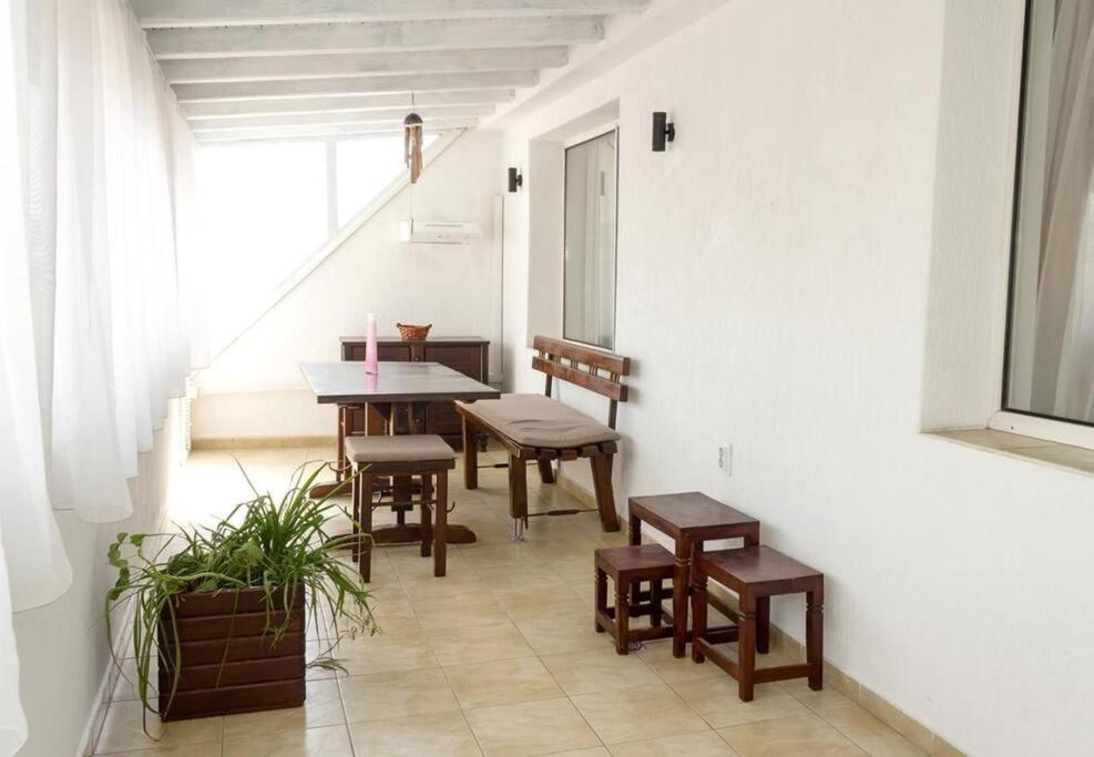 Modern Bright Apartment Close To City Center And Grand Mall Varna Exterior photo