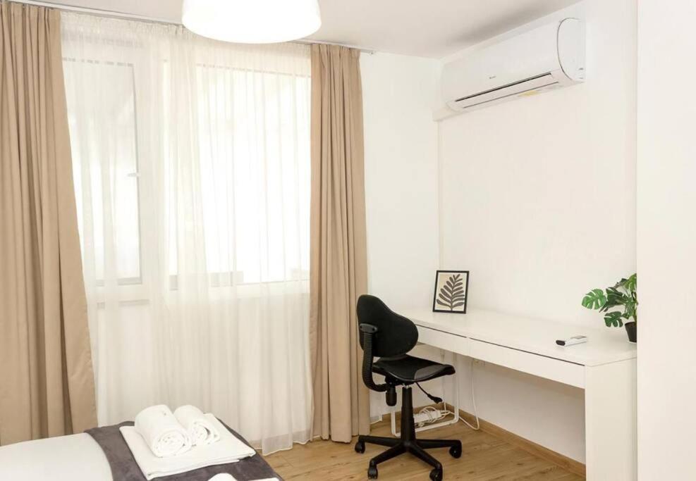Modern Bright Apartment Close To City Center And Grand Mall Varna Exterior photo