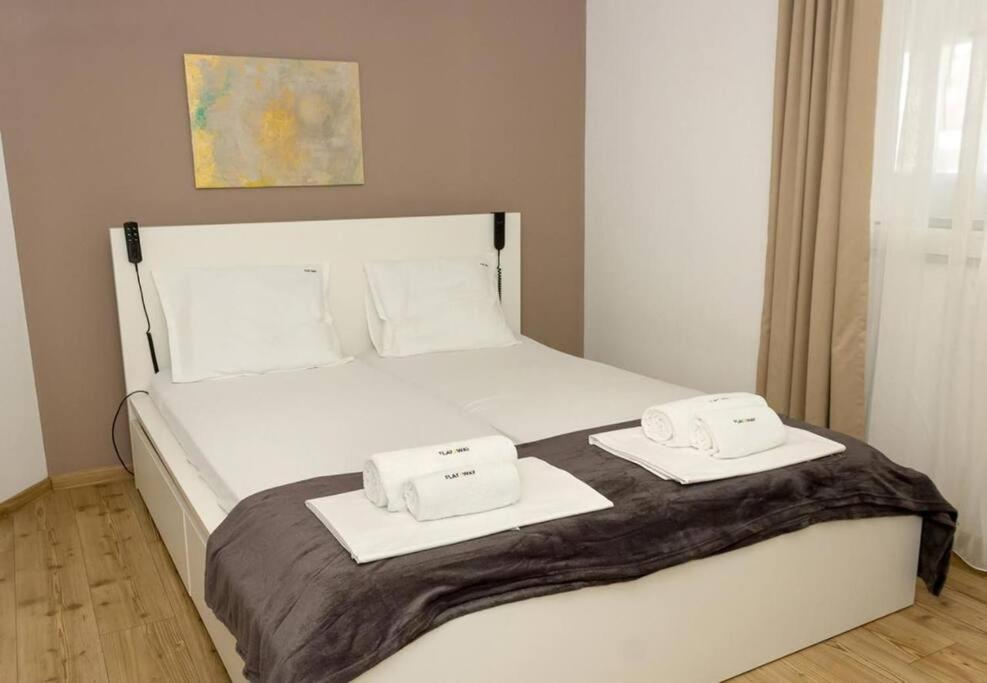 Modern Bright Apartment Close To City Center And Grand Mall Varna Exterior photo
